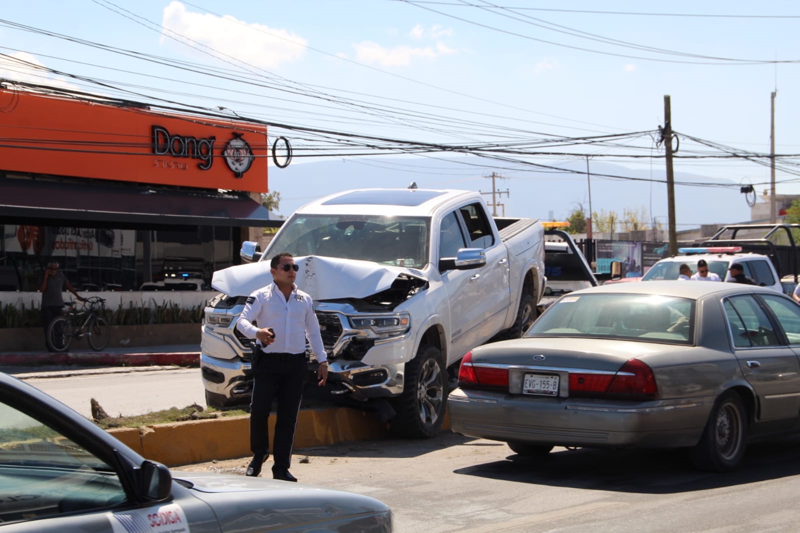 Destroza Camioneta Al Chocar Contra Luminaria La Prensa De Coahuila