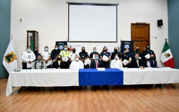 Capacitan a policías en Derechos Humanos