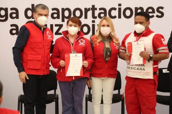 ENTREGAN MARS Y MARCELA GORGÓN A LA CRUZ ROJA COAHUILA APORTACIONES DE CONTRIBUYENTES CUMPLIDOS