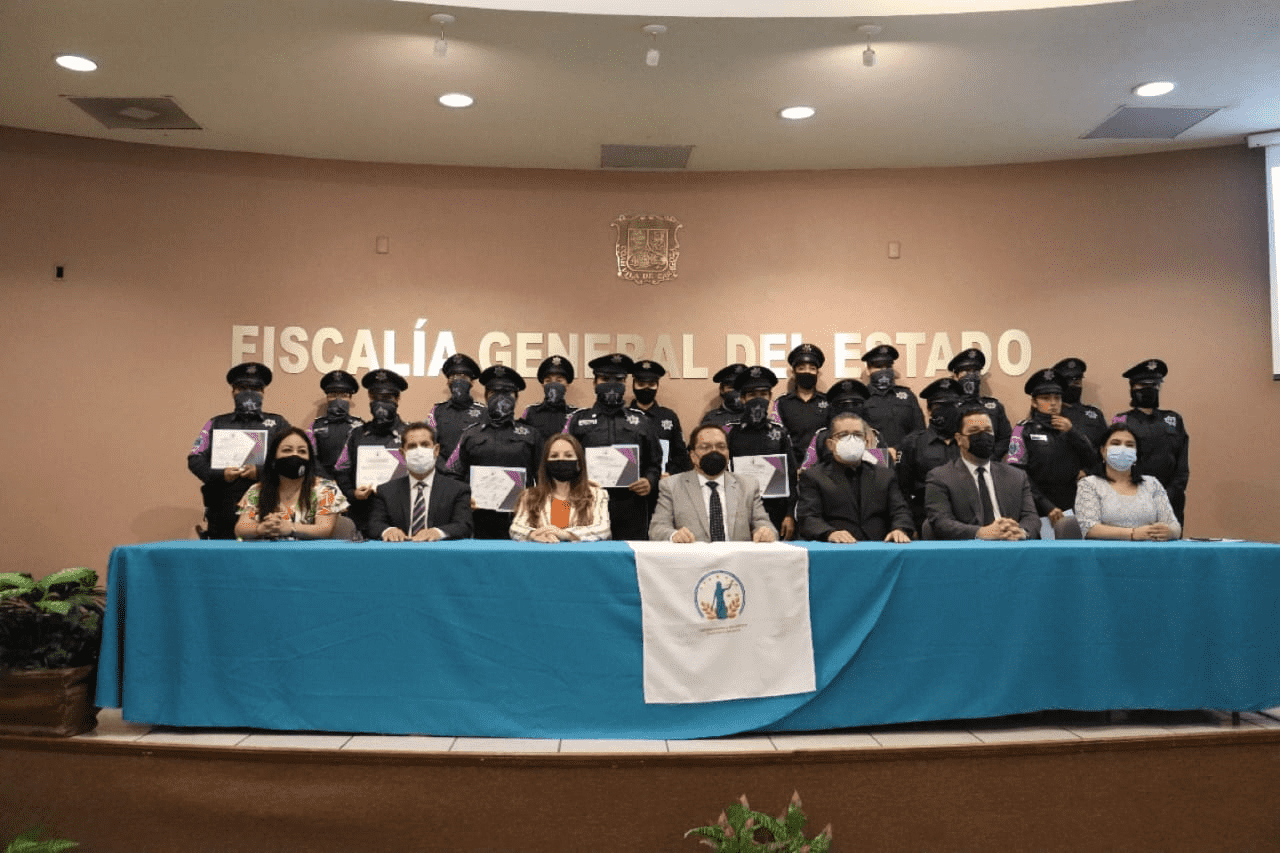 ENTREGA FISCALÍA DE COAHUILA CONSTANCIAS A ESCUADRÓN VIOLETA