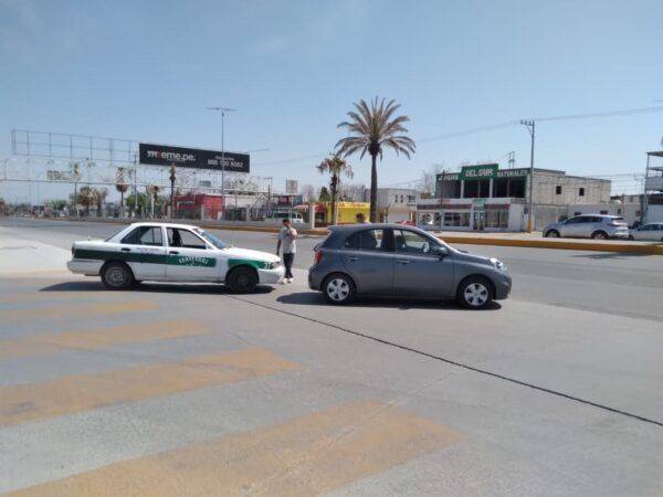 Pasa por Monclova y lo choca taxista