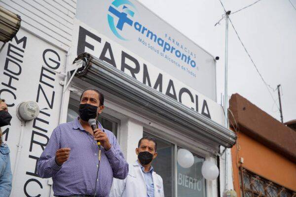 Inaugura Chema “FarmaPronto”
