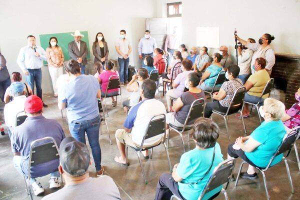 Cumplen a Cloete diputados priistas
