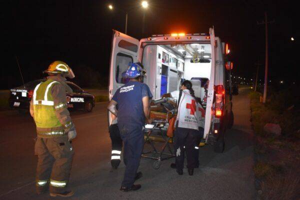 Grave conductor al destrozar auto