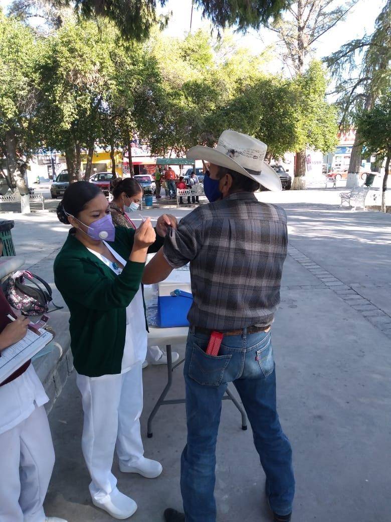 Niega IMSS brote Covid en Clínica 51