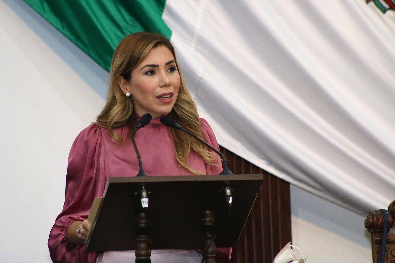 Pide Tania Flores a federación supervisar minas