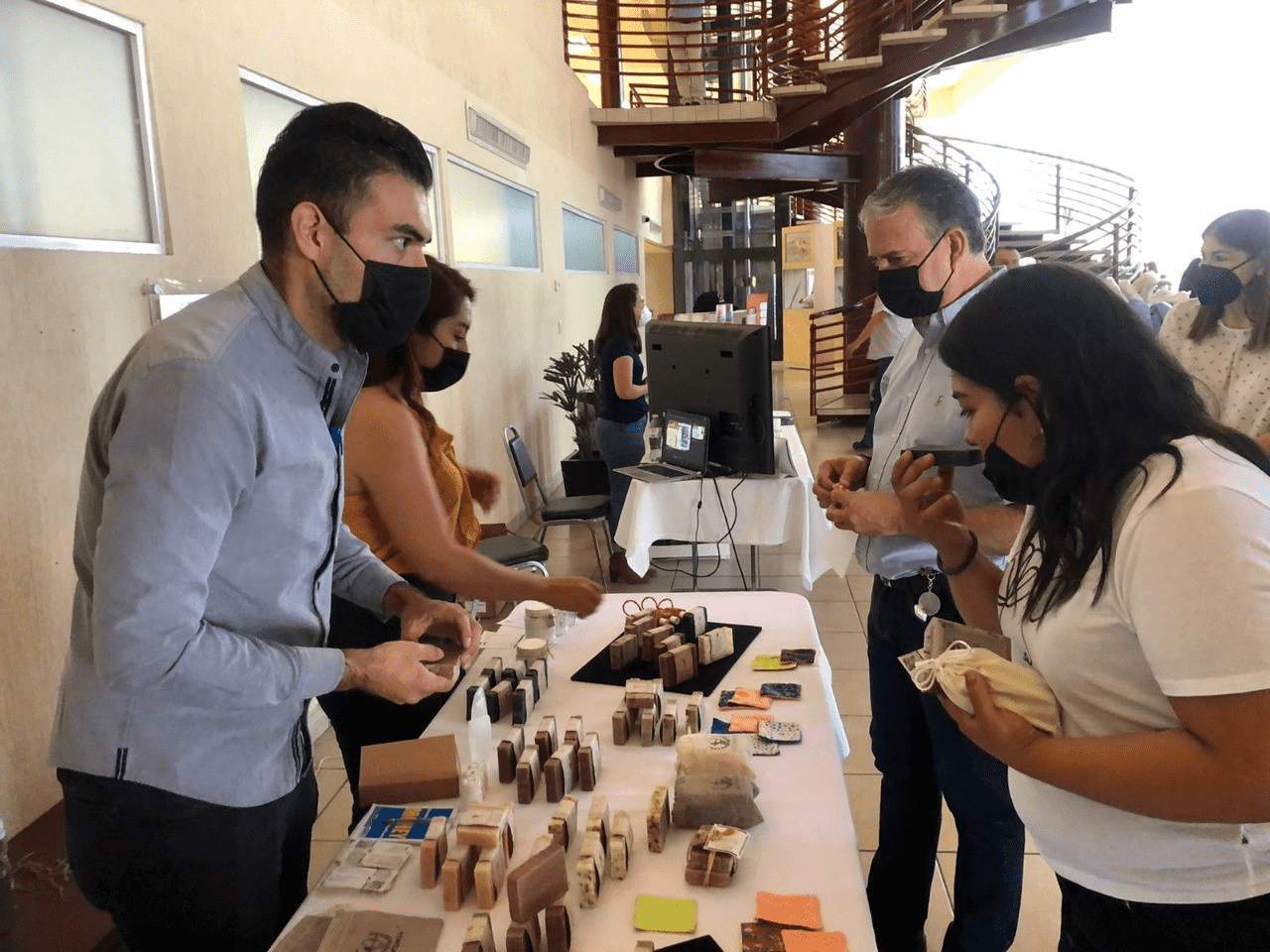 COAHUILA ORGANIZA EL PRIMER ‘MERCADO JÓVEN’ PARA EMPRENDEDORES