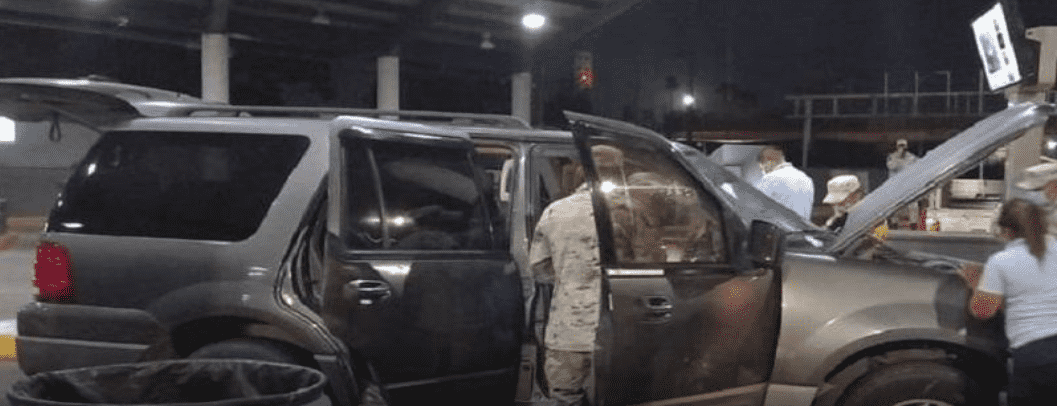 Aseguran arma y cartuchos en Puente Internacional Dos de Piedras Negras, iban a Muzquiz; detienen a tres americanos