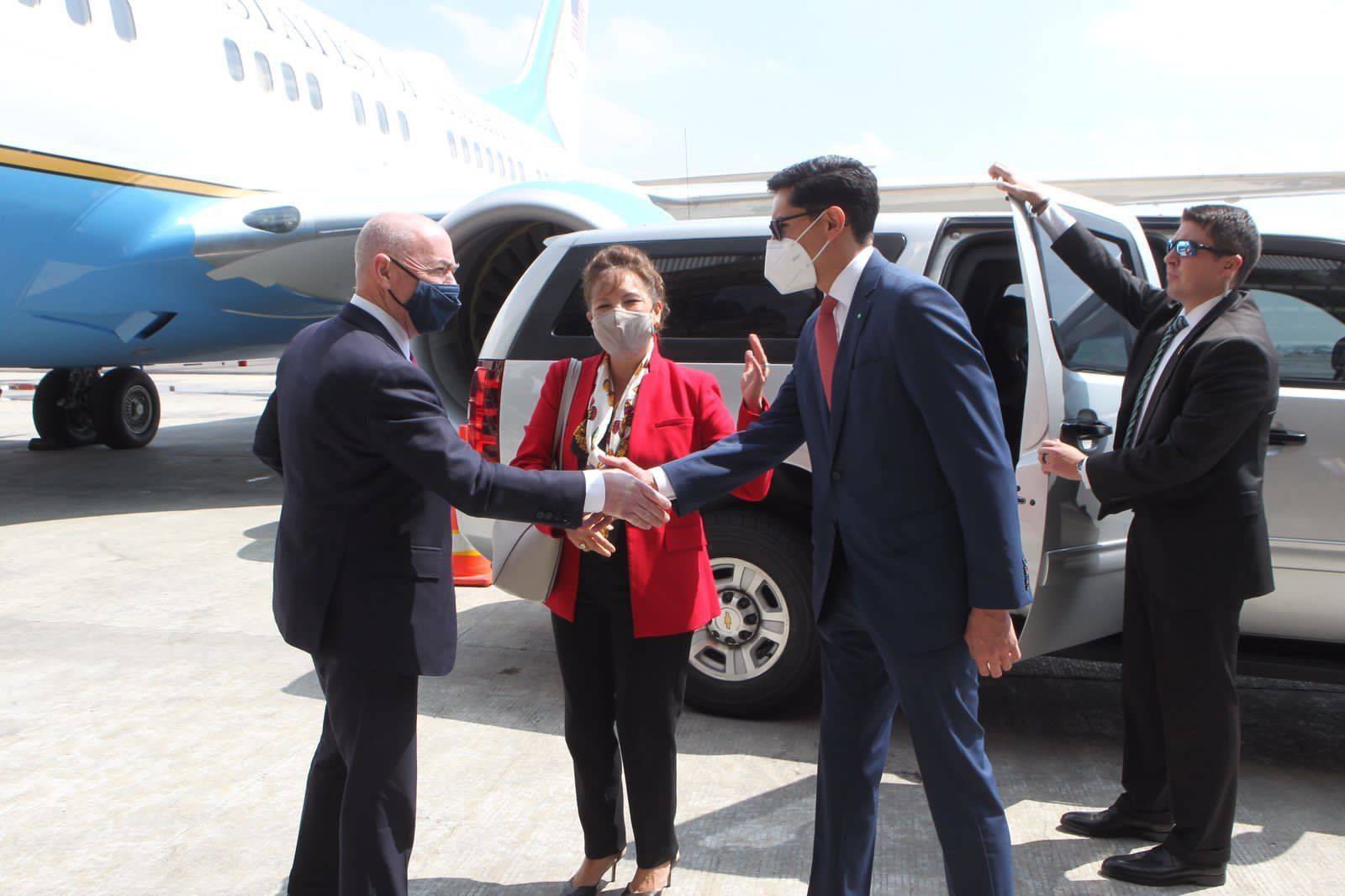 Arriba a México delegación de EU para reunión con funcionarios de la SRE (VIDEO)