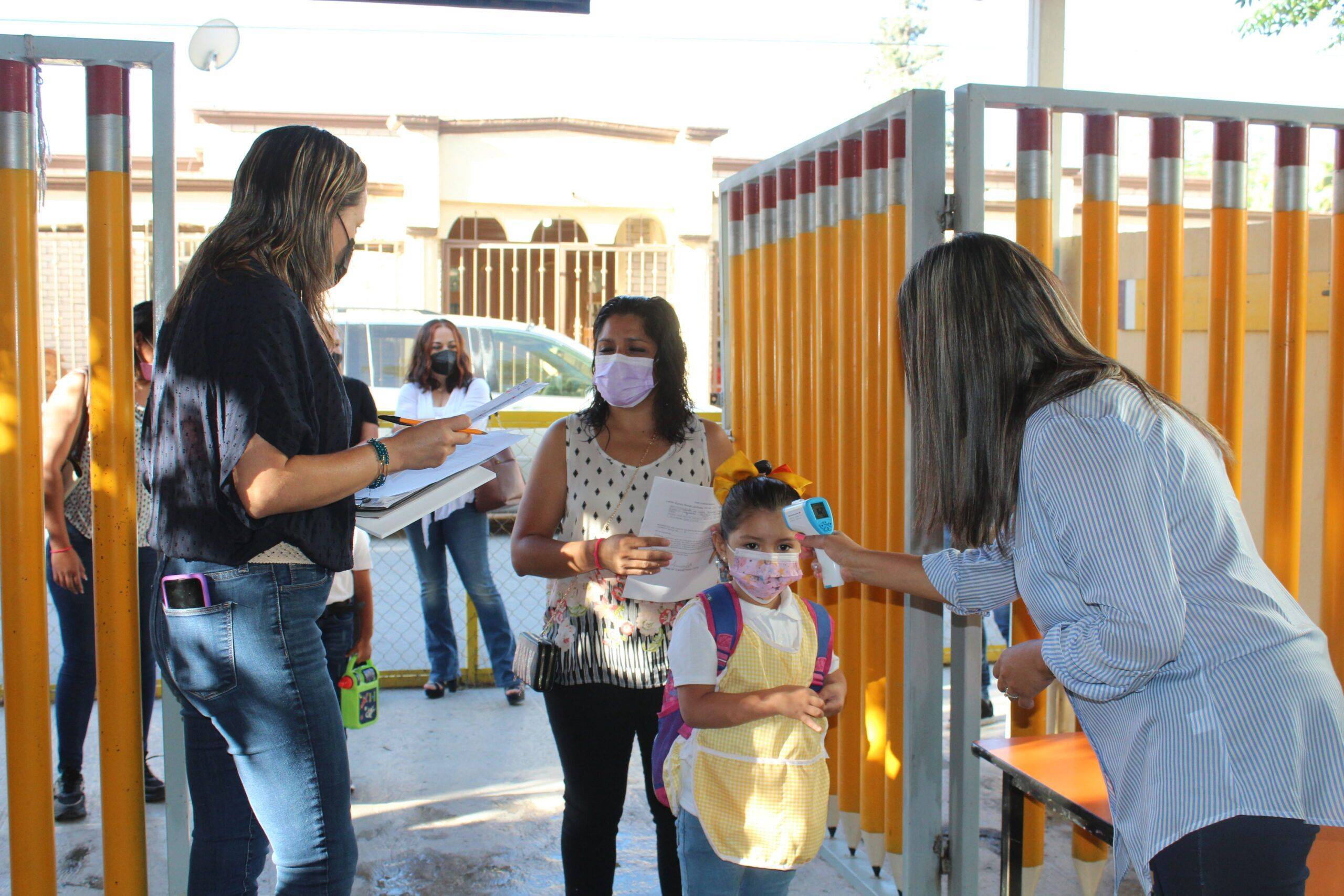 Acuden 20 niños a primer día de clase