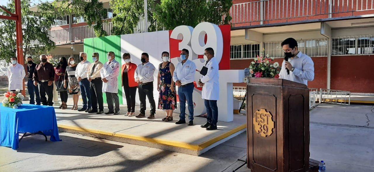 Entre caretas y gel inicia el nuevo ciclo