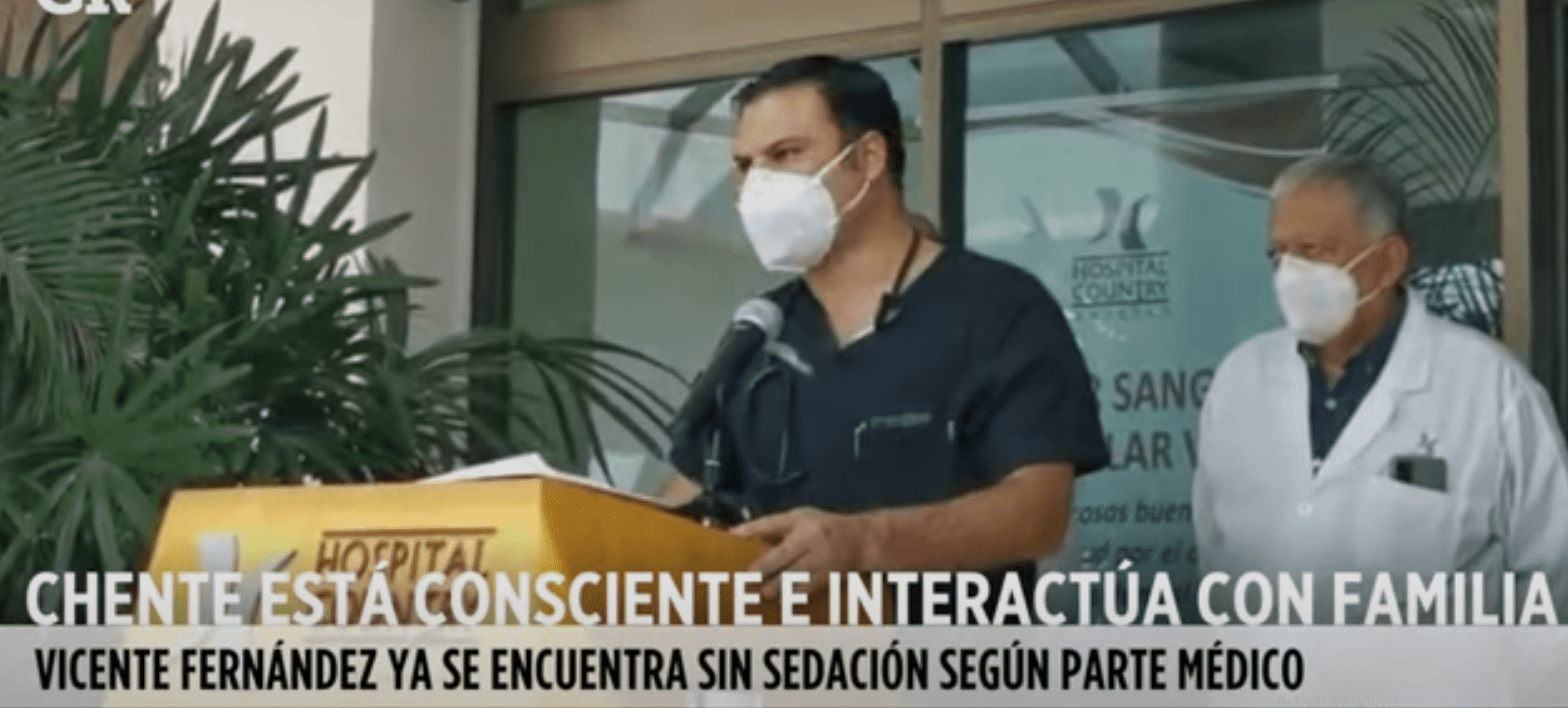 Vicente Fernández ya interactúa con su familia