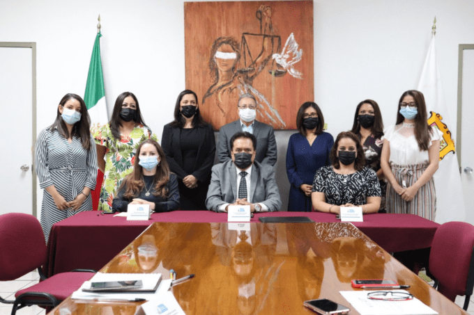 ASISTE INSTITUTO COAHUILENSE DE LAS MUJERES A ENTREGA DE INFORME DE RESULTADOS DE TESIS EN MATERIA DE VIOLENCIA
