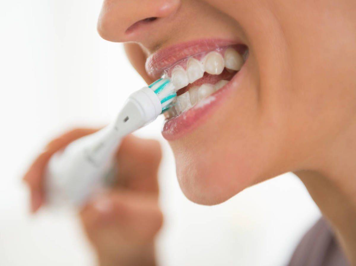 ¿Por cuánto tiempo debes cepillarte los dientes? Aquí hay algunos consejos de expertos