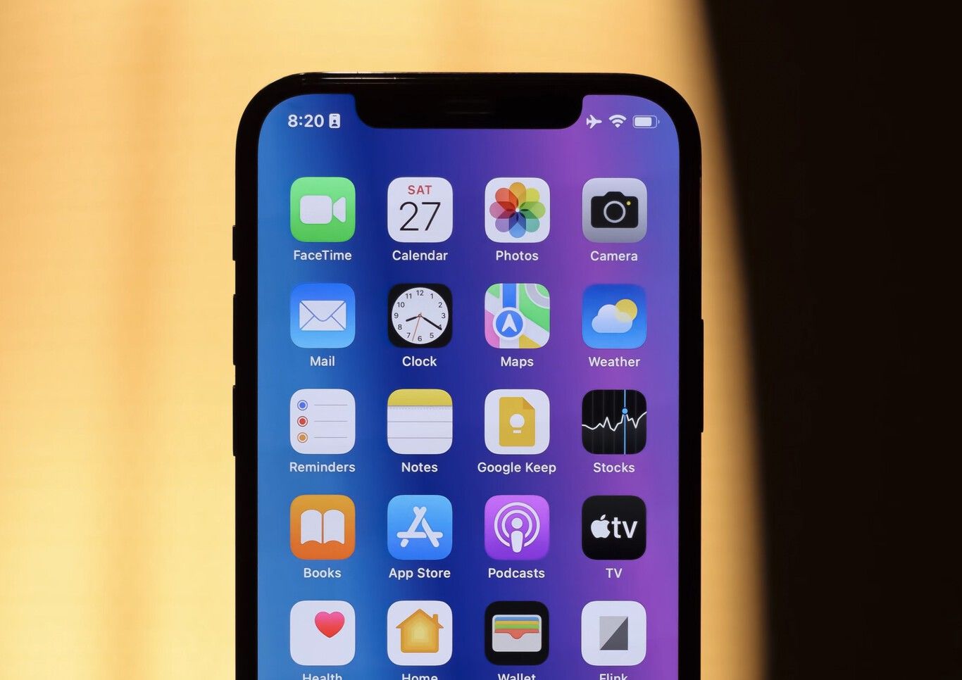 iOS 15.4 ya disponible: Face ID con mascarilla, nuevos emoji, Universal Control y más novedades
