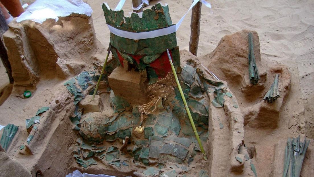 Arqueólogos hallan en Perú la tumba de un cirujano que vivió hace más de un milenio