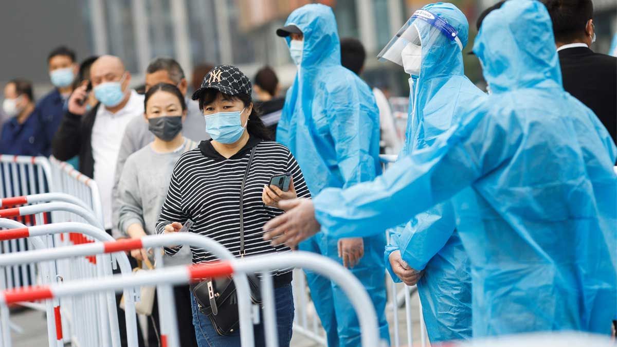Covid en China: compras «de pánico» y test masivos en Pekín ante el repunte de casos y el miedo a un nuevo confinamiento