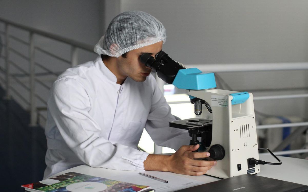Científicos belgas encuentran forma de bloquear infección por covid-19