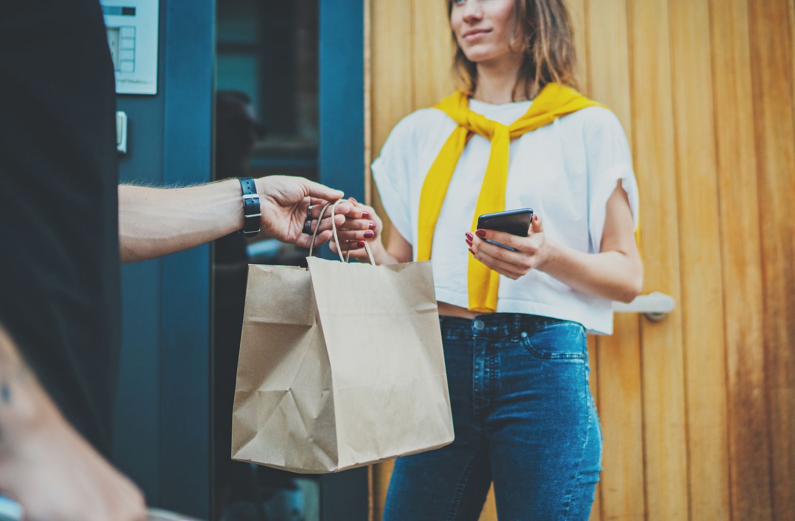 ¿Usas apps de transporte y entrega a domicilio? Esta ley protege tus datos personales