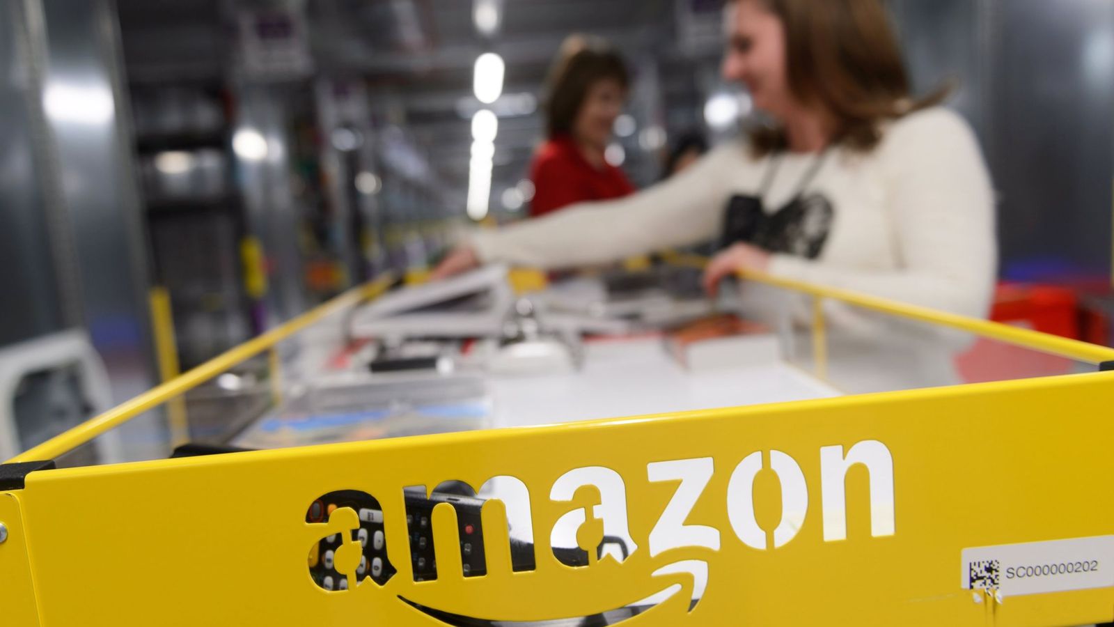 Empleados de Amazon exigen tiempo libre para protestar contra fallo del aborto