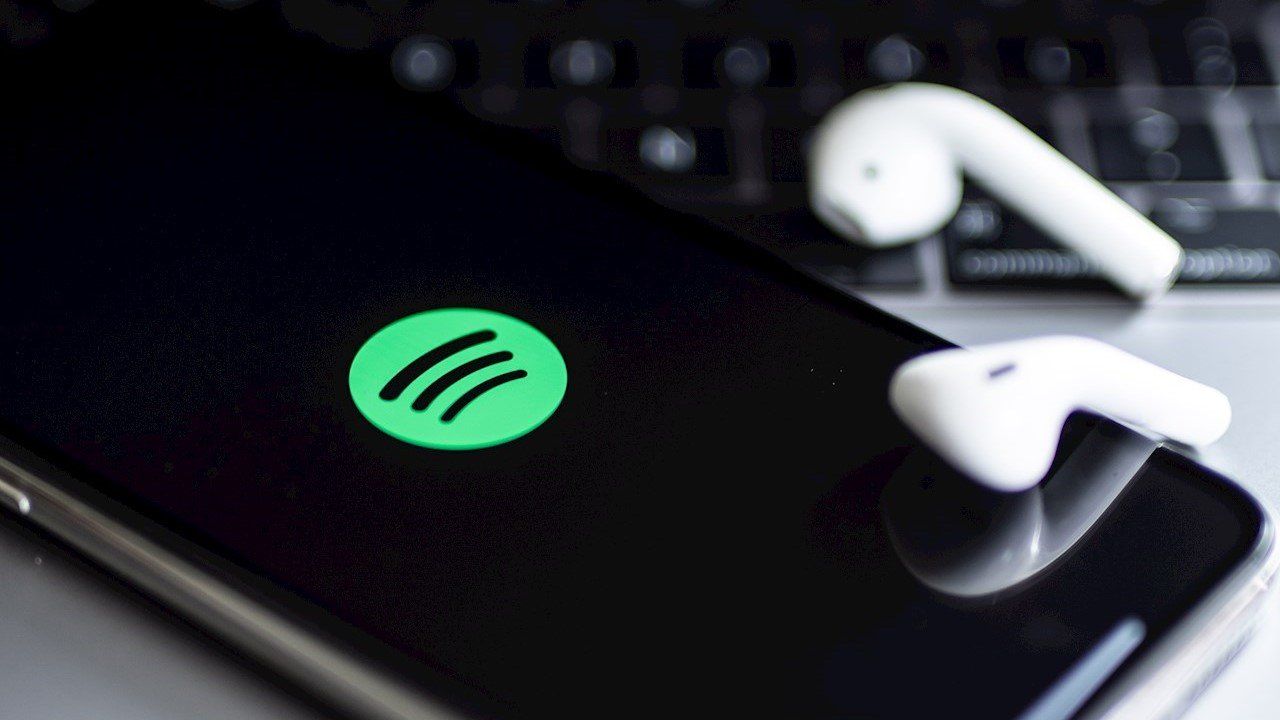 Spotify recaudó 215 mdd en podcasts después de haber invertido 1,000 mdd