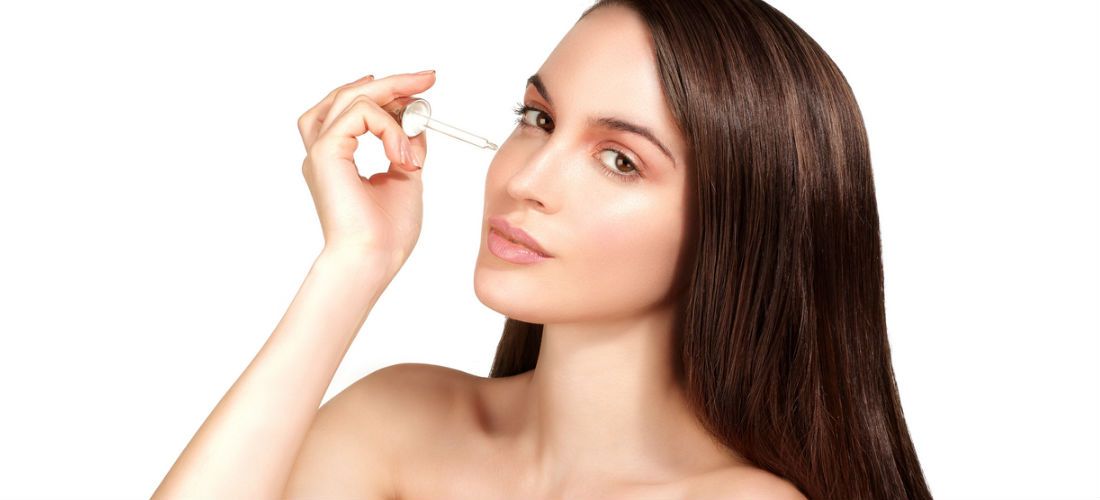 Rejuvenece tu piel con este suero casero vitamínico