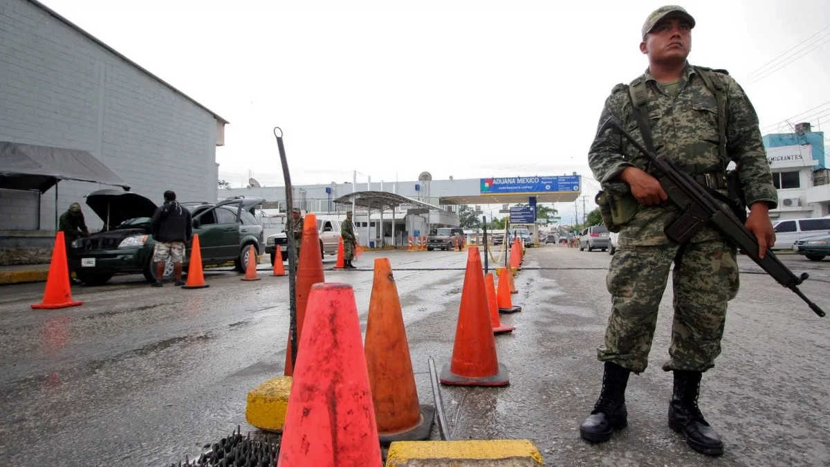 Militares reemplazarán a personal de aduanas en diciembre