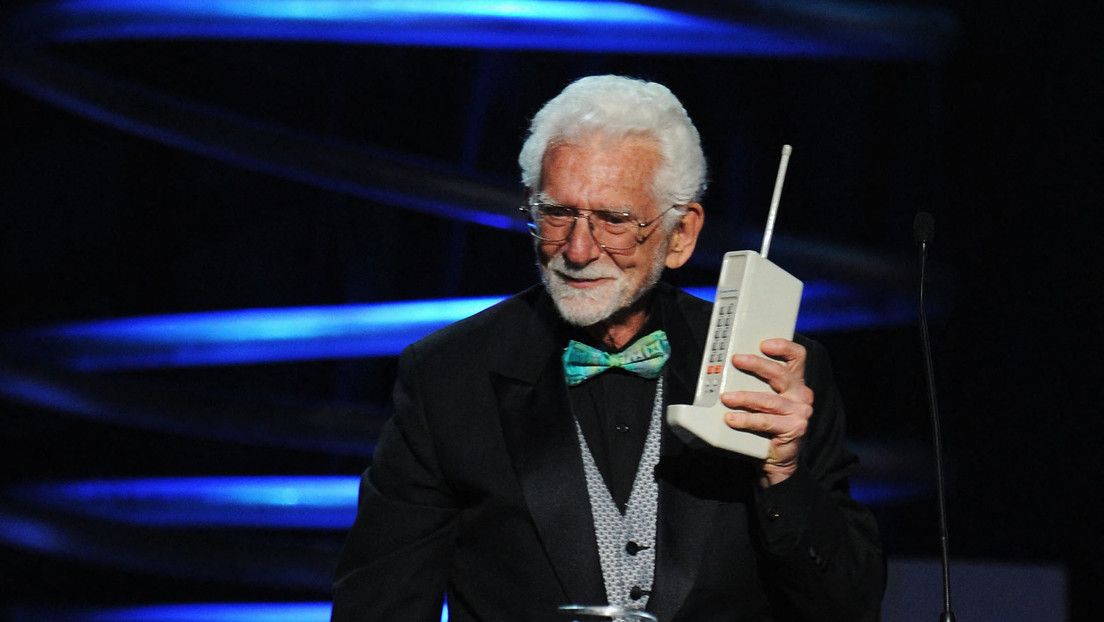«¡Aprovecha la vida!»: El inventor del teléfono móvil cree que las personas deben dedicar menos tiempo a sus dispositivos