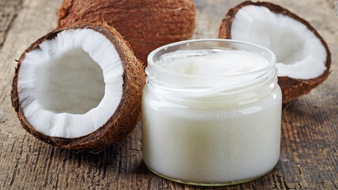 Cómo usar el aceite de coco para atenuar las estrías de la piel