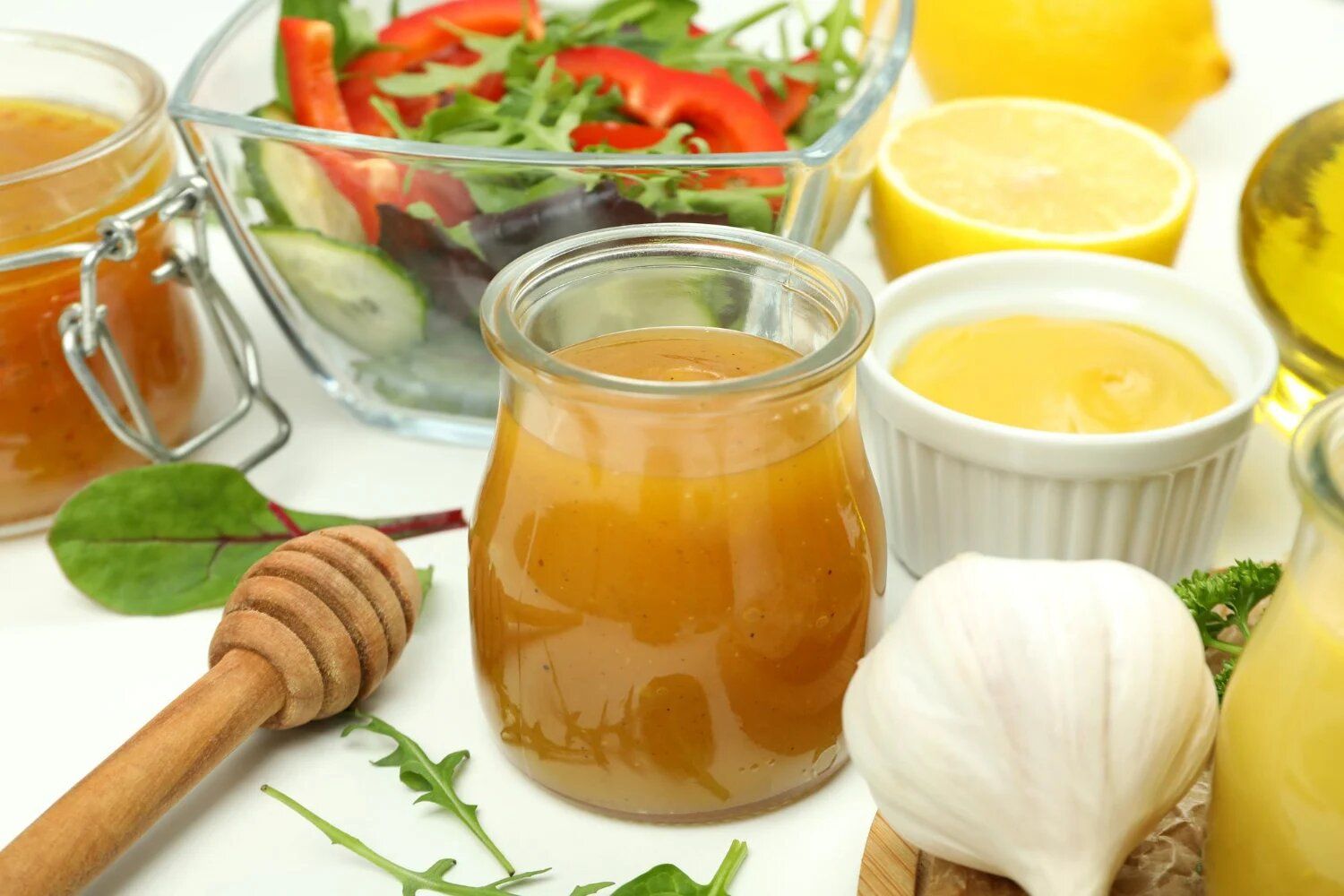 Cocina fresco y nutritivo, añade aderezos hechos en casa a tus platillos