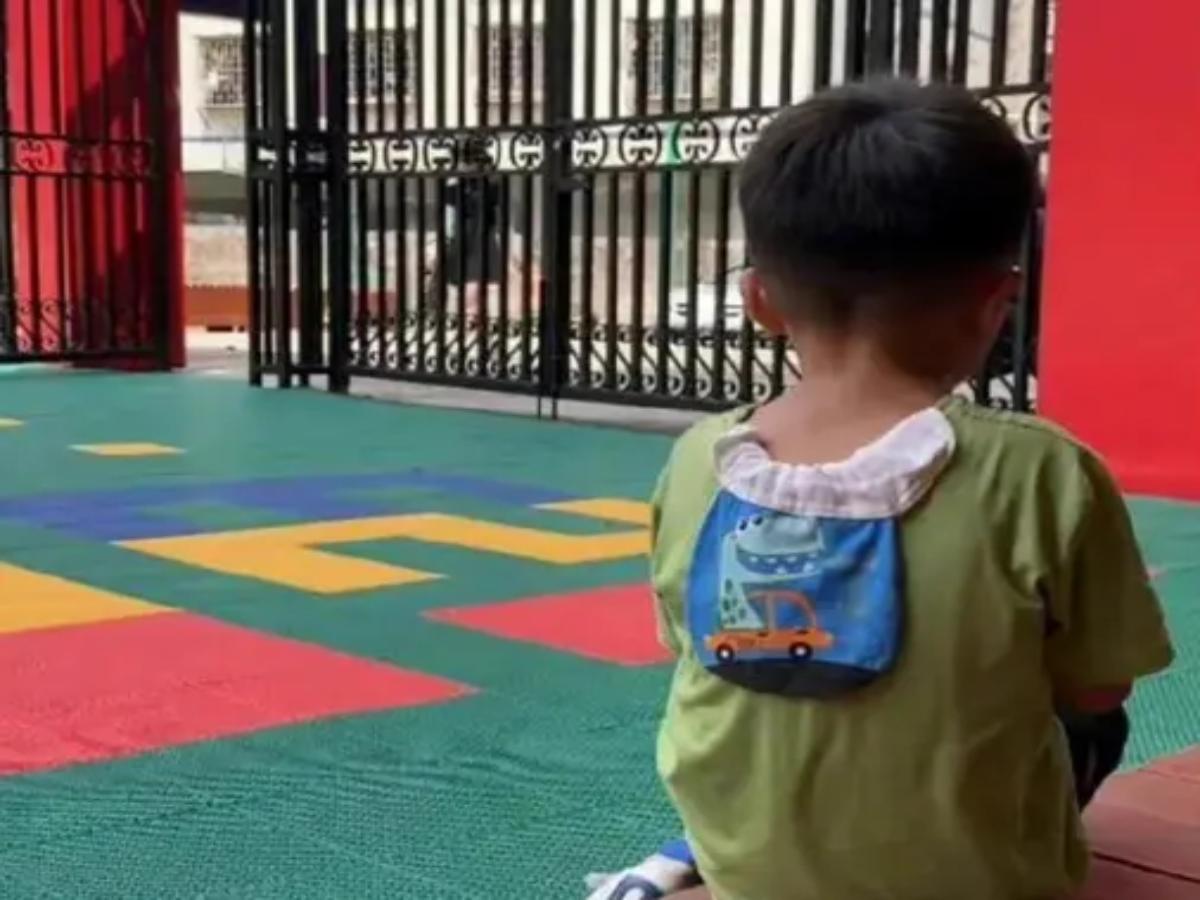 Hombre abandonó en escuela a un niño tras enterarse que no es su padre biológico