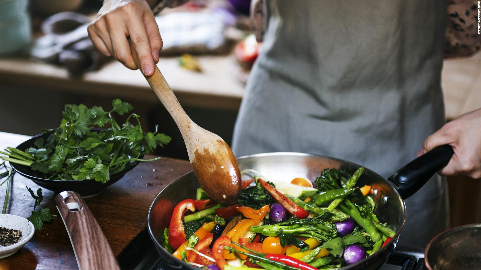 Lucha de dietas: keto vs. mediterránea. ¿Cuál es la ganadora?