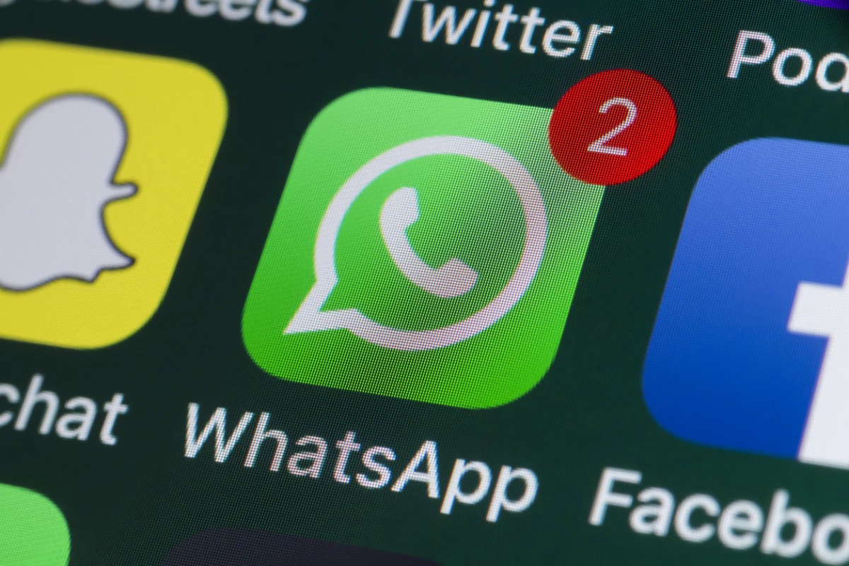 ¿Cómo se mantiene WhatsApp si no tiene publicidad?
