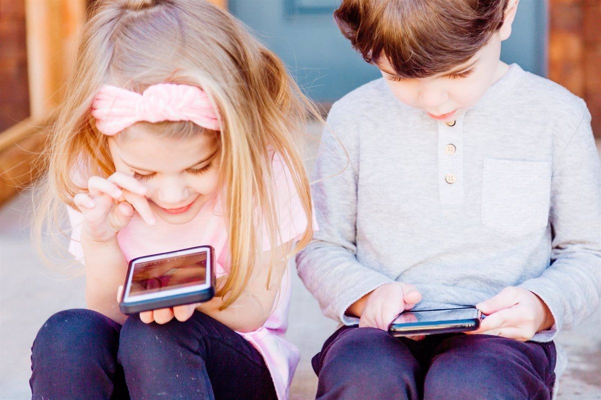 El 73% de los niños y niñas en Europa ya controla la mensajería instantánea desde su móvil o tableta