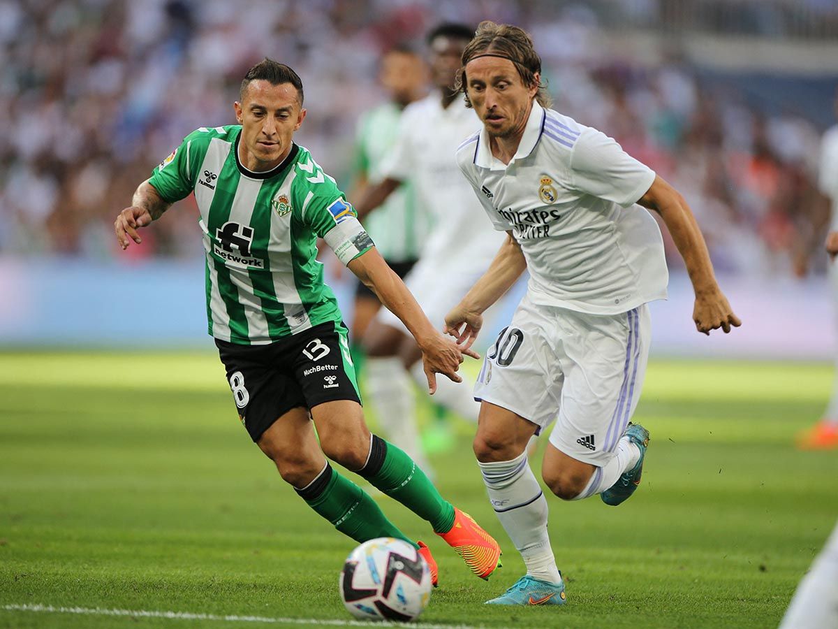 Real Madrid con paso perfecto; vence al Betis, Guardado titular