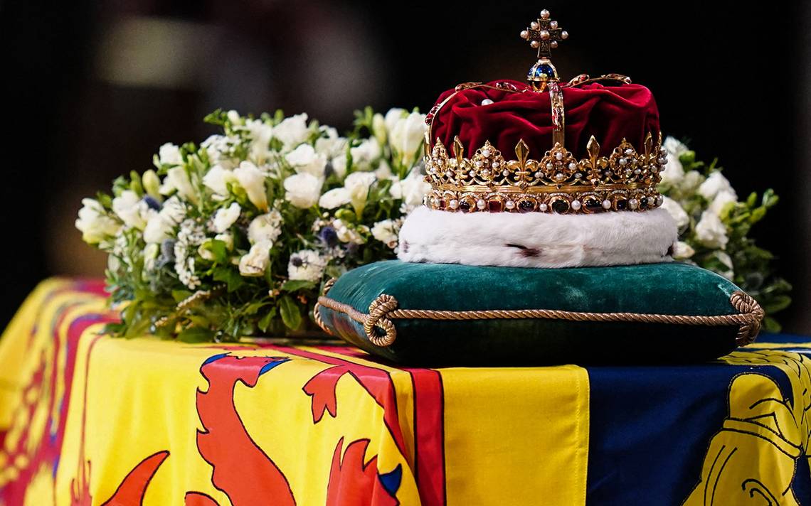 Qué empresa fabricó el ataúd de la reina Isabel y por qué pesa tanto