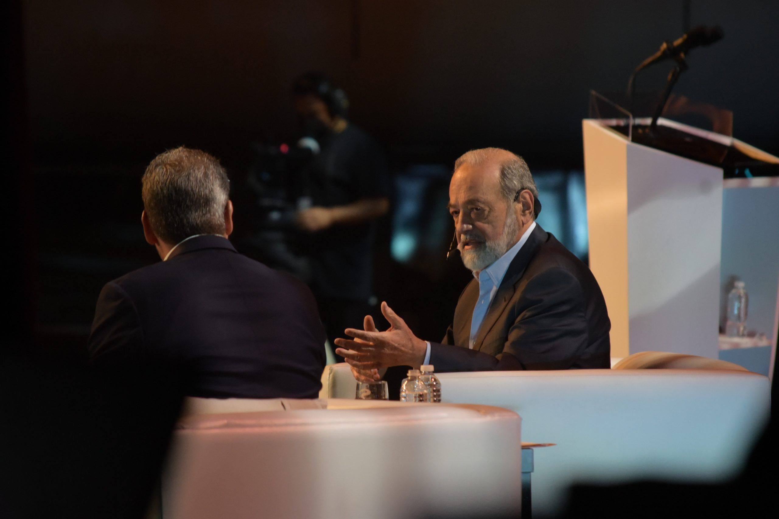 México no puede seguir cometiendo errores: Carlos Slim