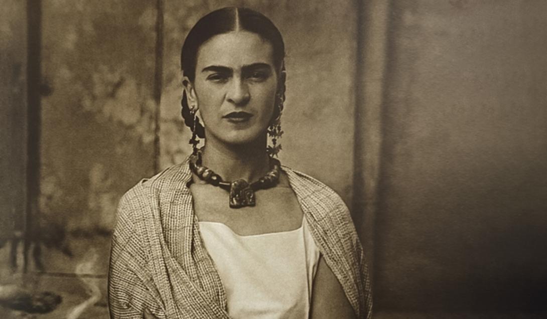 Un millonario mexicano quema un dibujo de Frida Kahlo para venderlo como NFT
