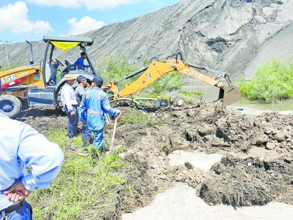 Dañan trascabos red; sin agua 40 mil al Sur