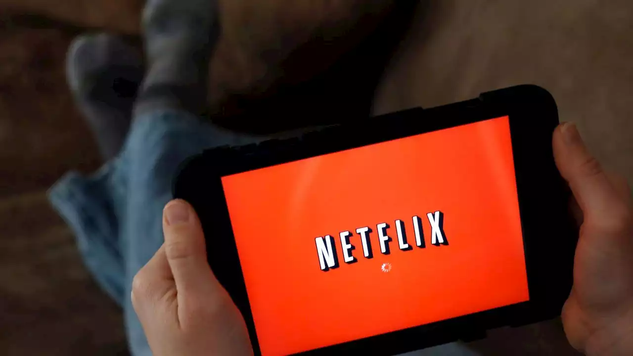 Es más probable que los latinos hagan un maratón de TV cuando se ven representados en la pantalla, según un estudio de Nielsen