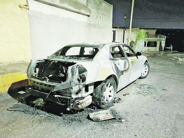 Carro queda Chamuscado