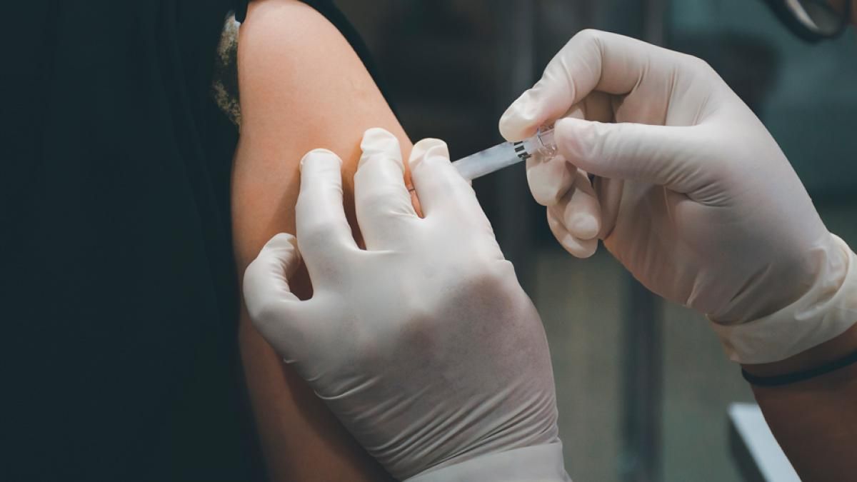 Dos estudios asocian la vacuna de la gripe con menos ictus e infartos