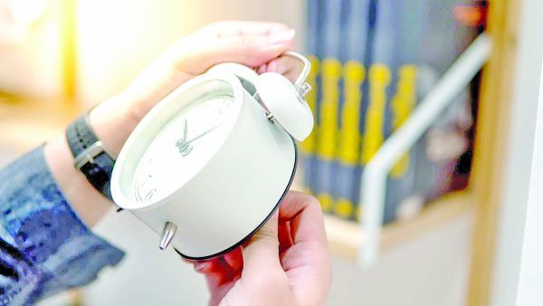 Aprueban eliminar horario de verano