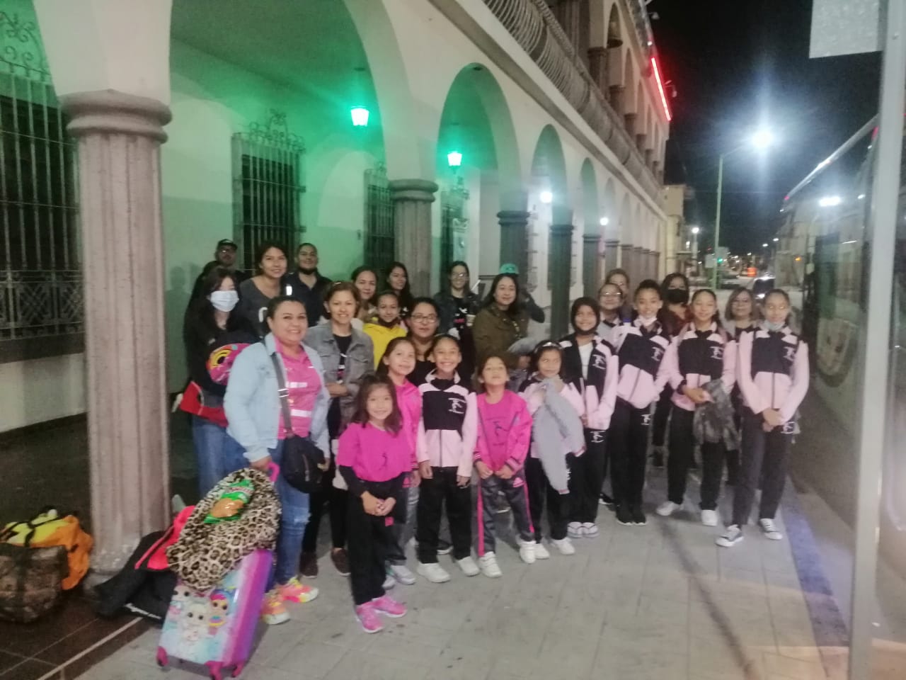 Apoya Piña a selectivo de gimnasia regional.