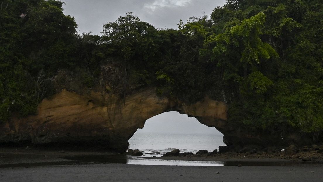 Colapsa el emblemático arco natural del Morro en Colombia (VIDEO)