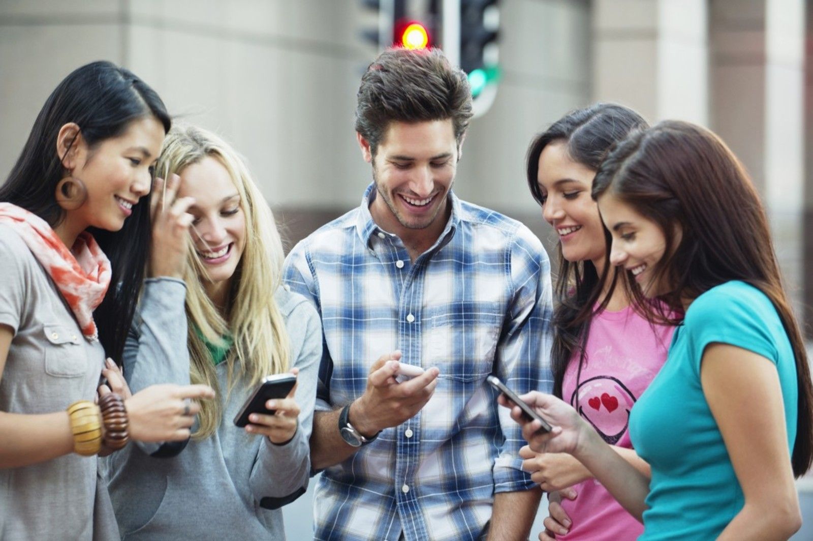 ¿Cómo afecta al cerebro el uso excesivo del teléfono celular?
