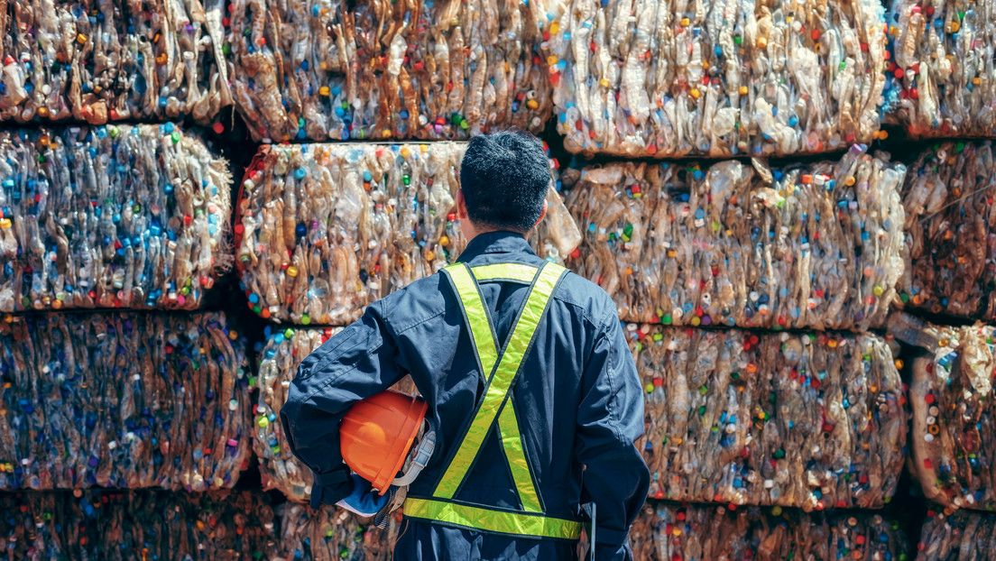Detectan una ‘lluvia’ de plástico equivalente a unos 3 millones de botellas anuales