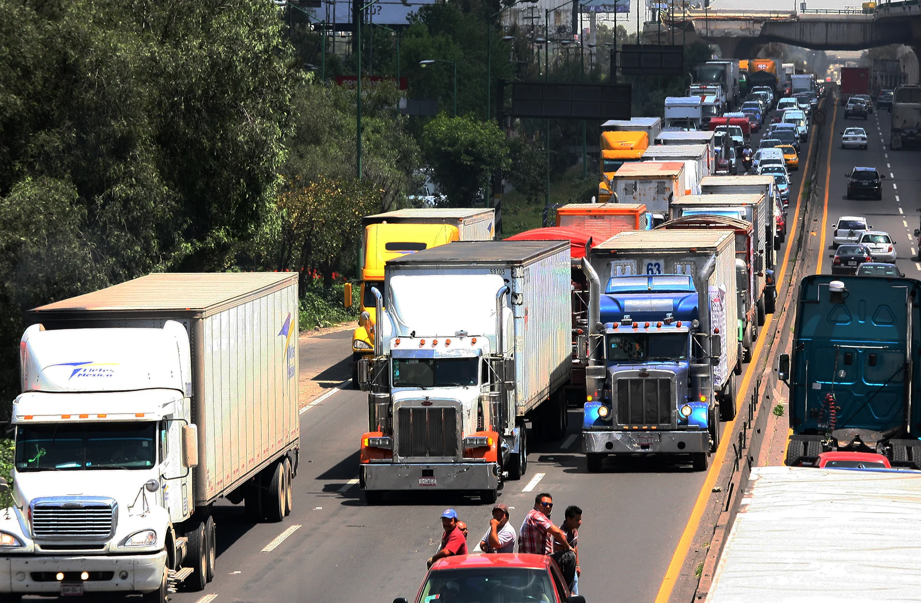 Alertan que fiestas de Navidad y de fin de año disparan robo de mercancías en México