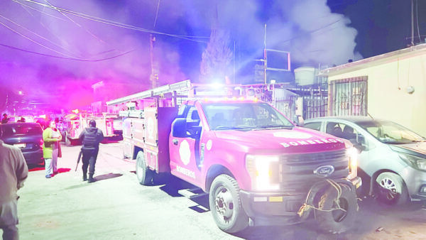 Moviliza incendio a bomberos y vecinos