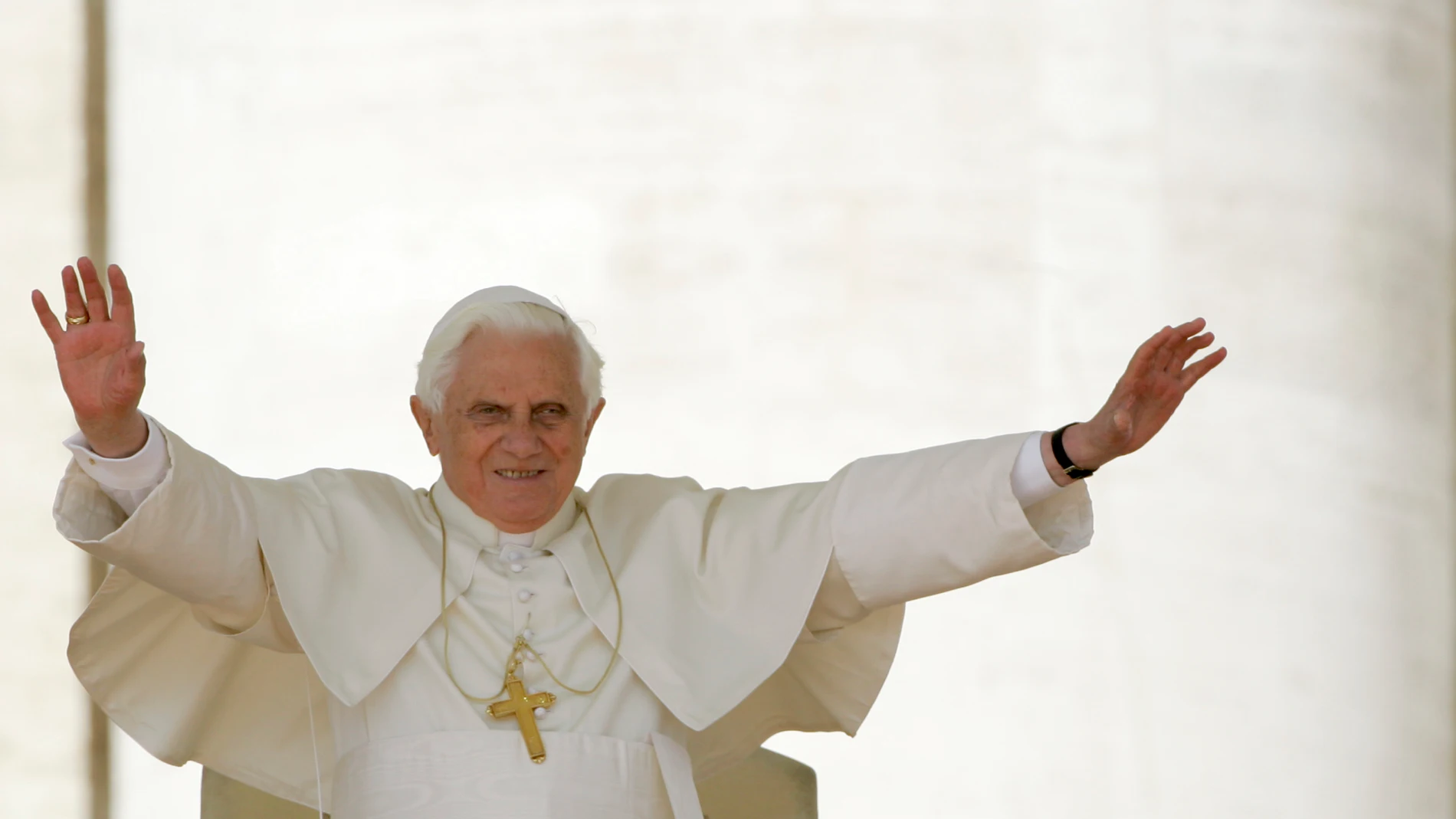 El Papa Francisco pidió que oremos por Benedicto XVI que está muy enfermo